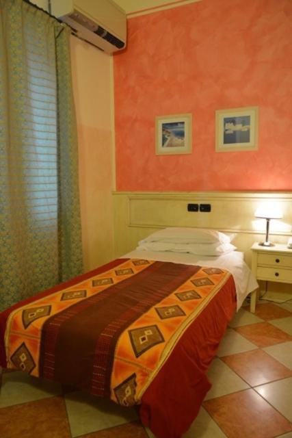 Hotel Due Colonne Сан-Боніфачо Номер фото